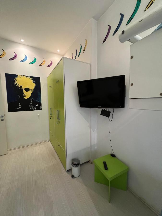 Pop Art Hostel Belgrade Exterior photo